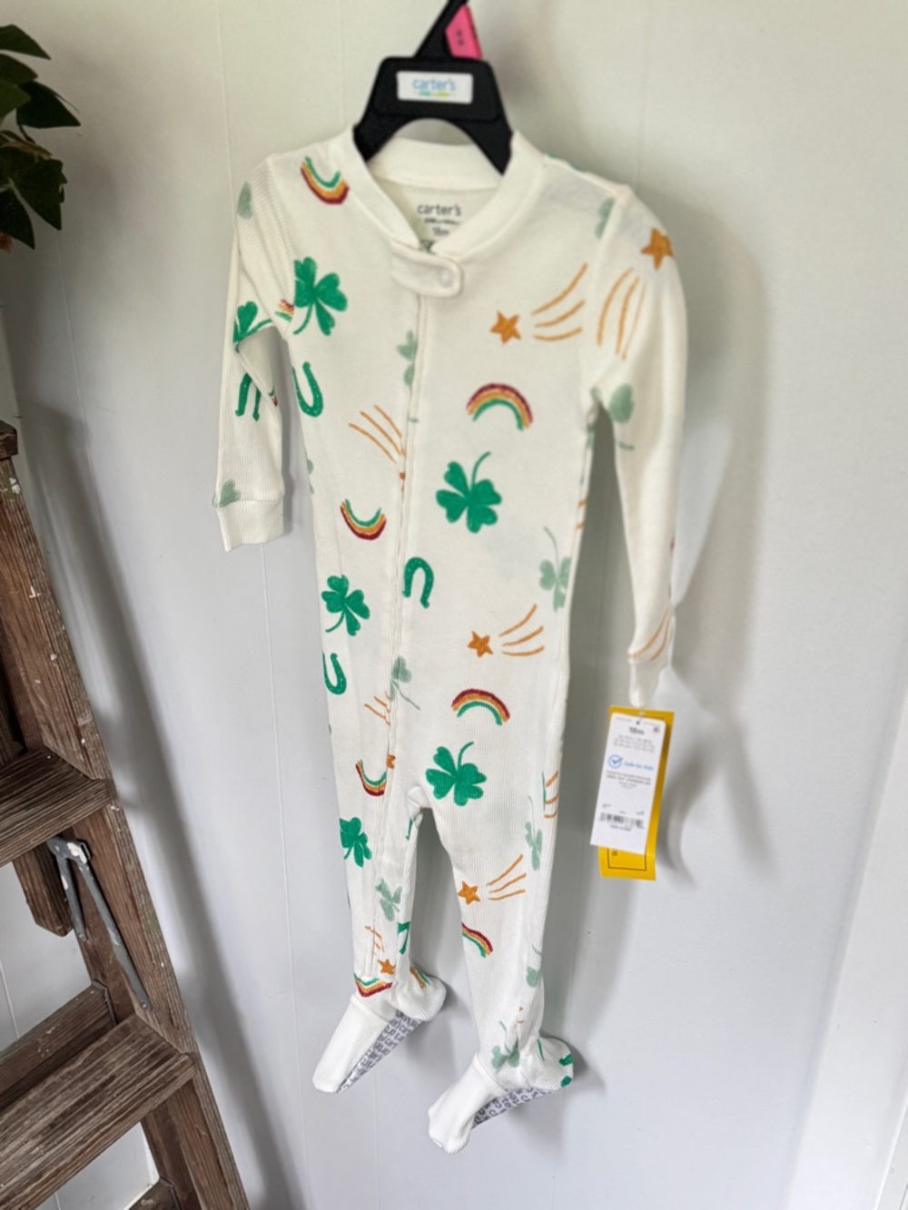 🌈Carter’s Rainbow Print Footed Pajamas 18M NWT Horseshoe Cotton Sleeper Clover - Picture 3 of 6